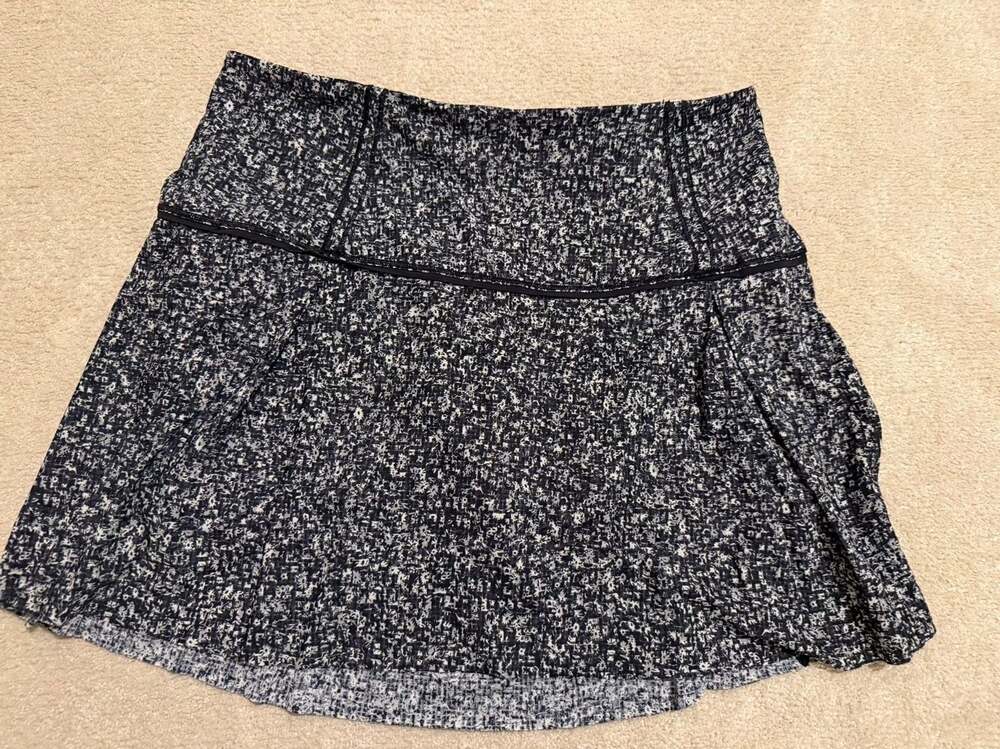 Lululemon Pace Rival Skirt Tall Size 6 Black White Floral Print